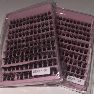 Individuella lösögonfransar i svart - Två askar med individuella lösögonfransar i svart, perfekt för att bygga upp en fyllig och naturlig franslook. Fransarna kommer i olika längder och är placerade på rosa brickor. Säljs i praktisk plastförpackning. Helt oanvända💕