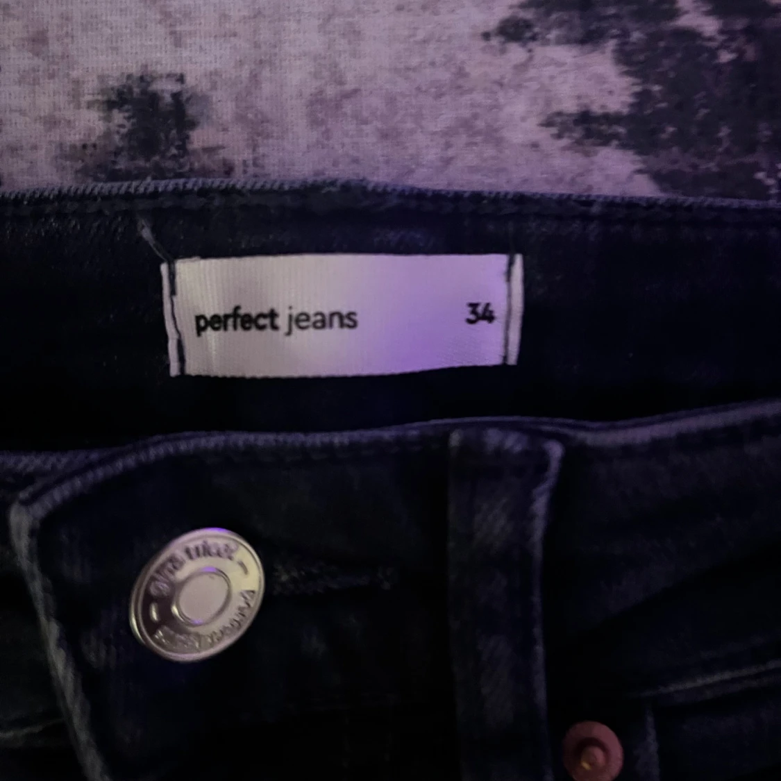 Mörkblåa bootcut jeans  - 1