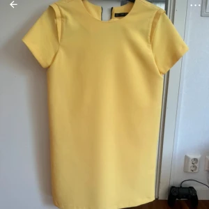 Klänning från Zara  - Bra skick Strl 36 ZARA 