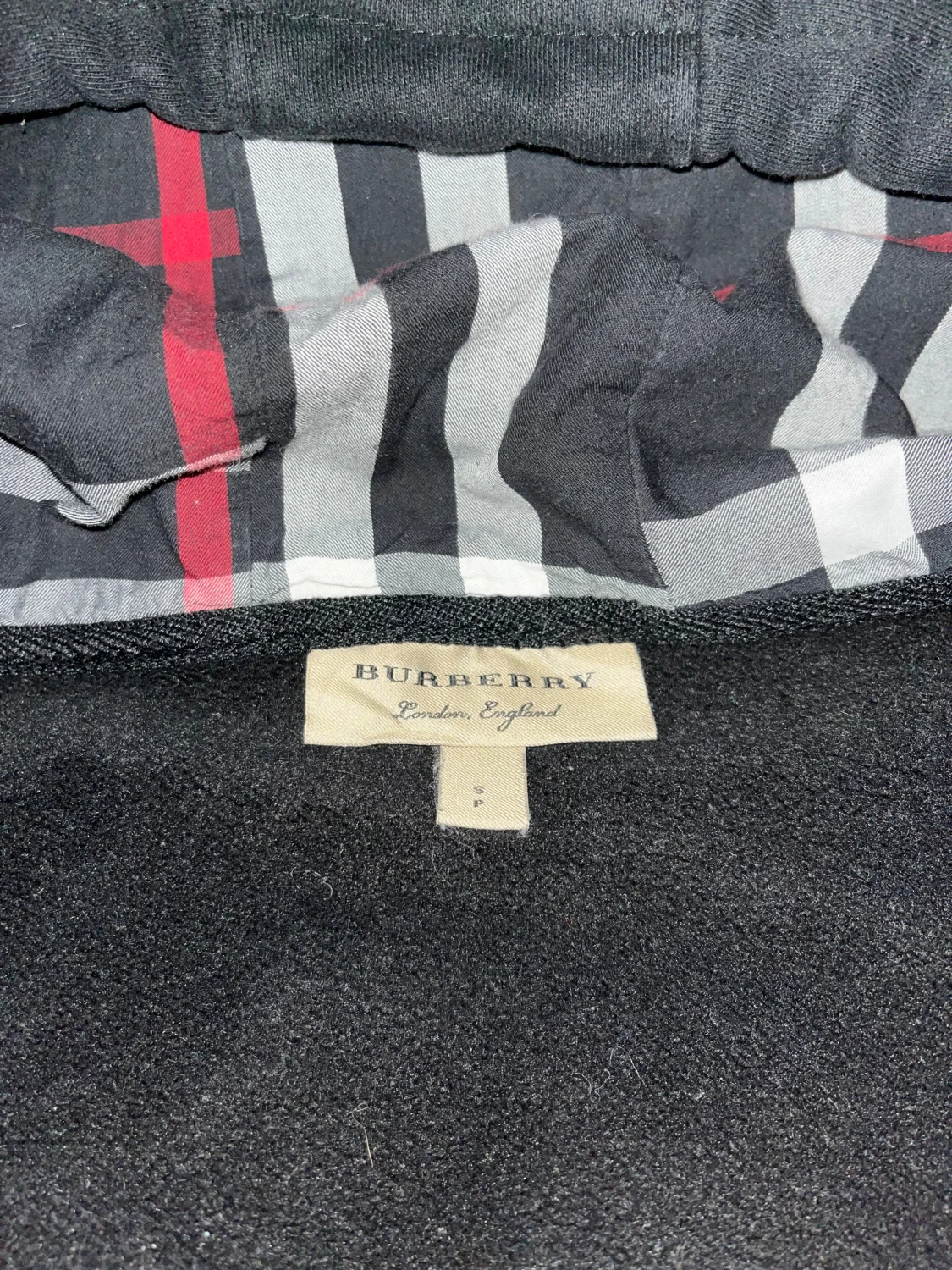 Svart rutig hoodie från Burberry - 2