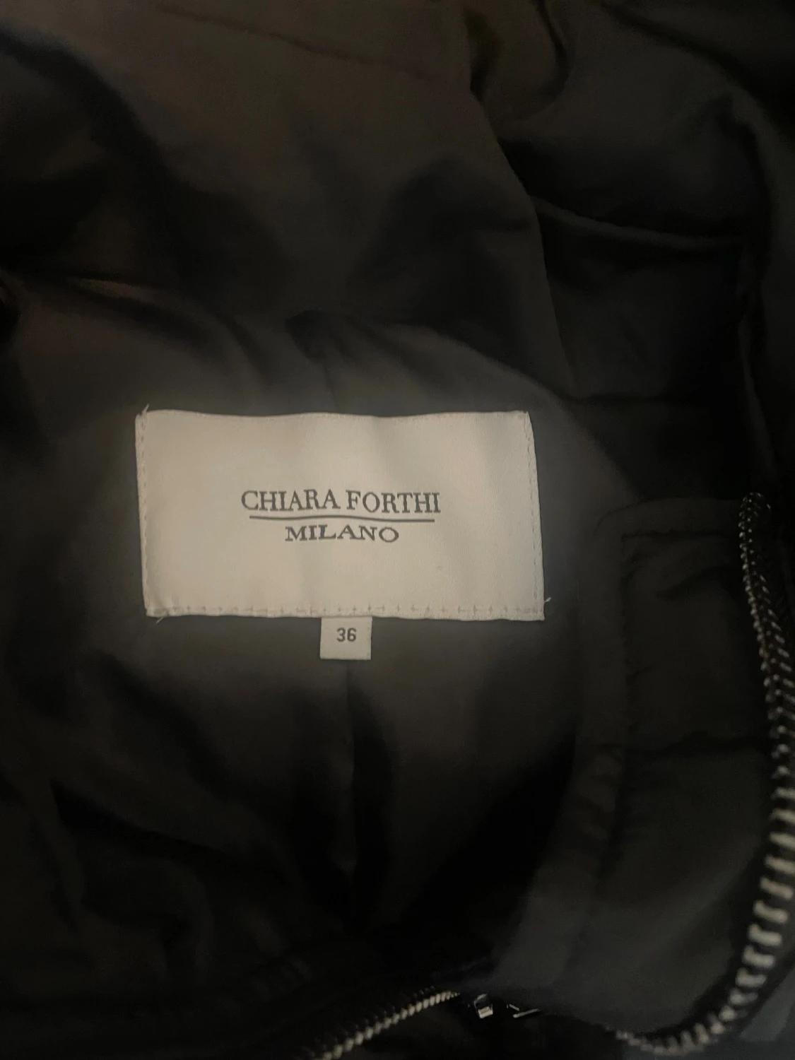 Svart lång dunjacka Chiara Forthi - 3