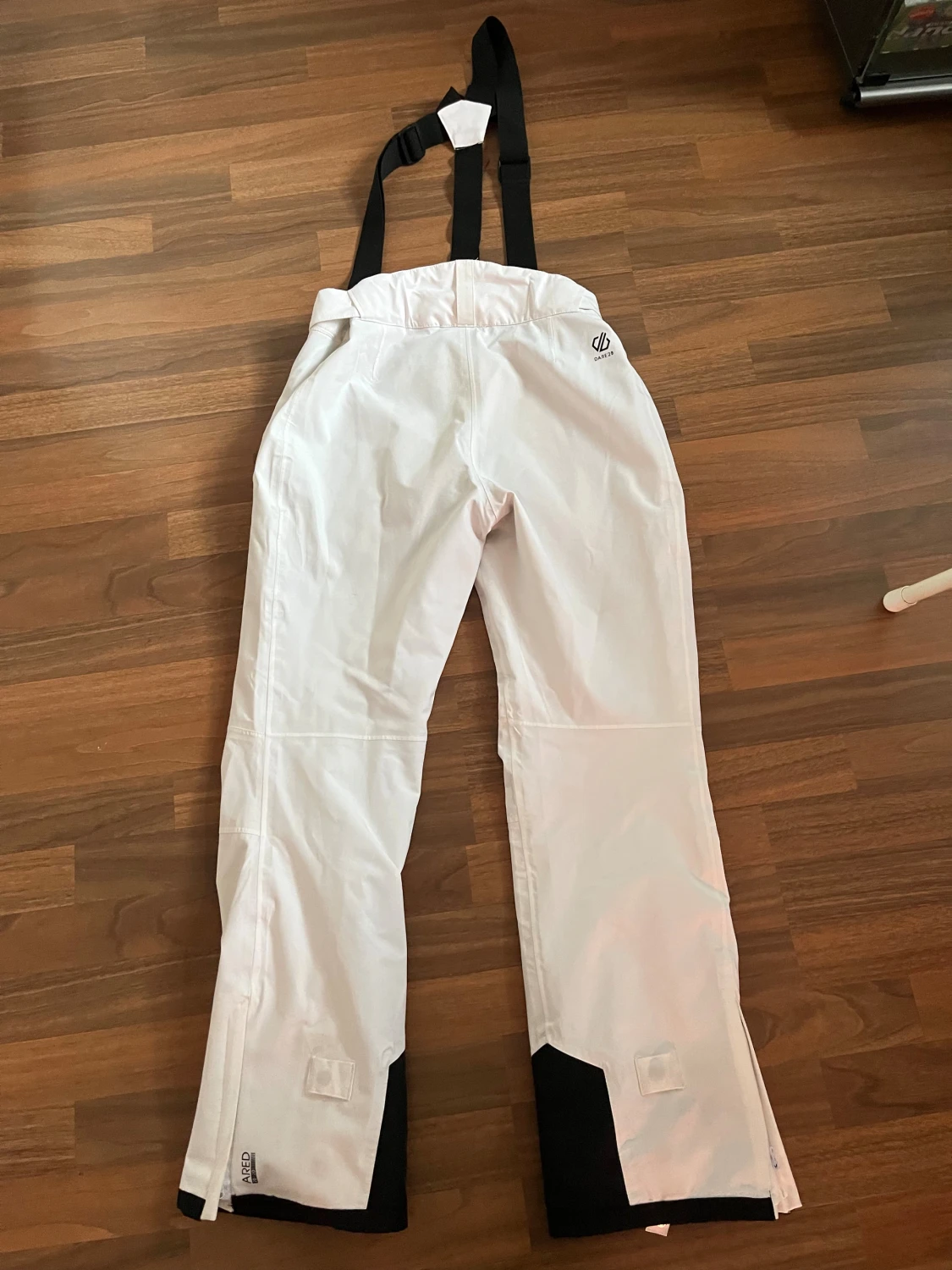 Skidbyxor med hängslen från Dare2B - 1