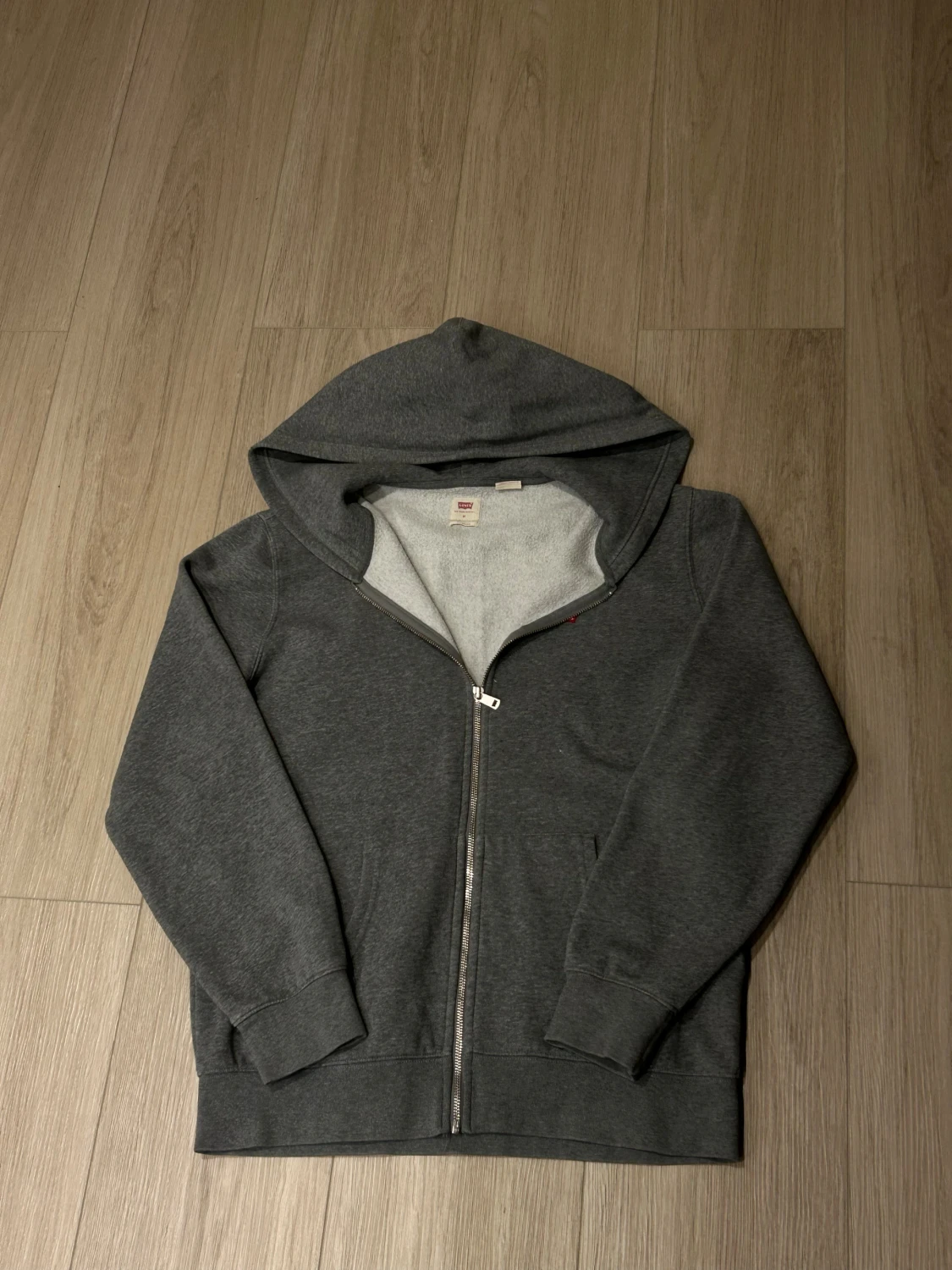 Grå hoodie från Levi's med dragkedja