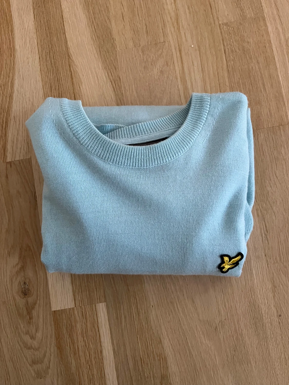 Ljusblå stickad tröja från Lyle & Scott - 1