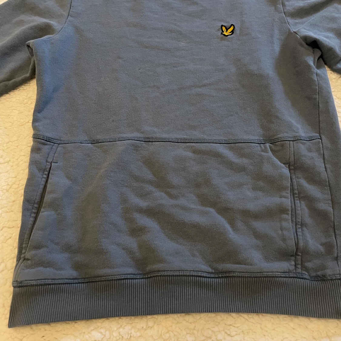 Blå sweatshirt från Lyle & Scott - 1