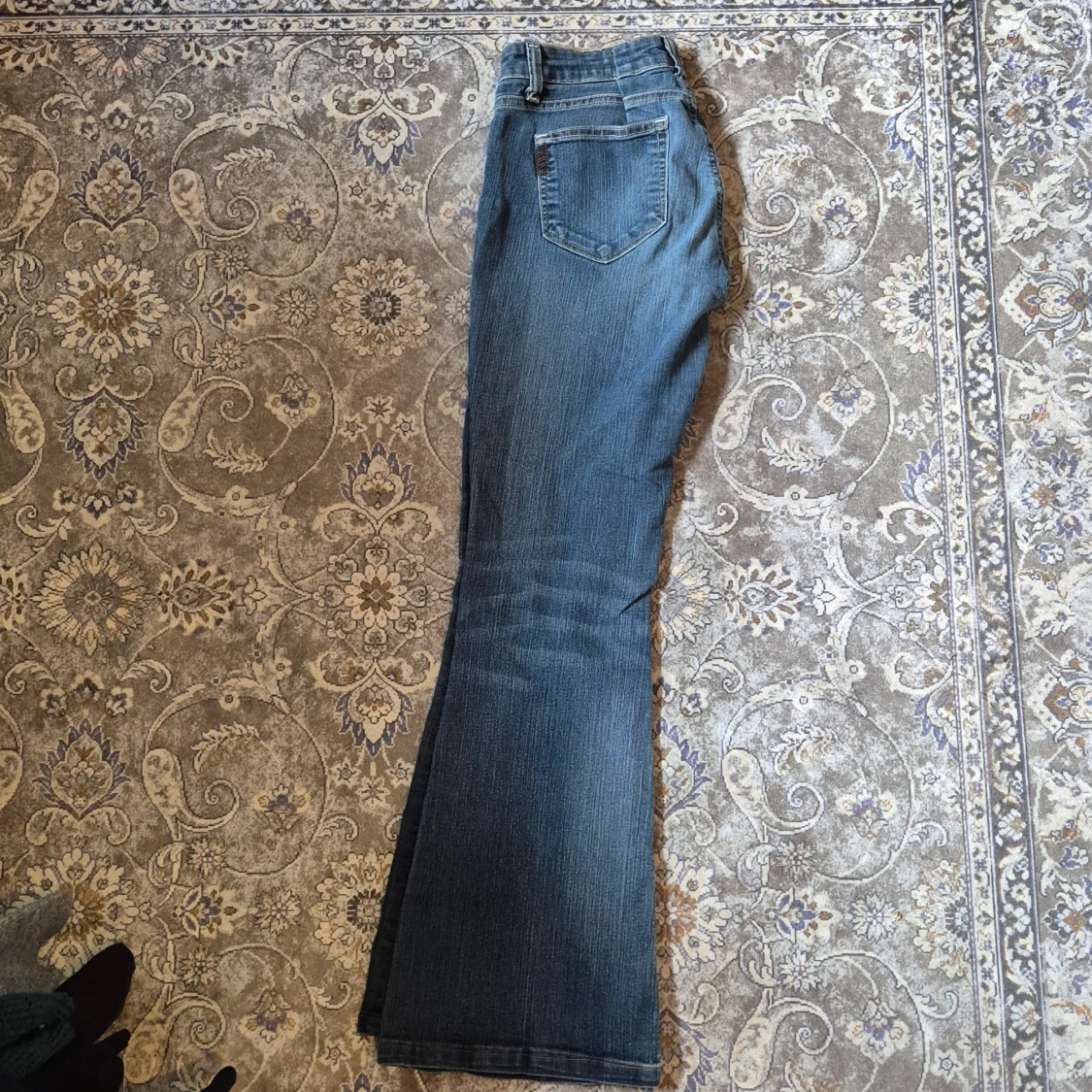 Blå bootcut jeans från Paige