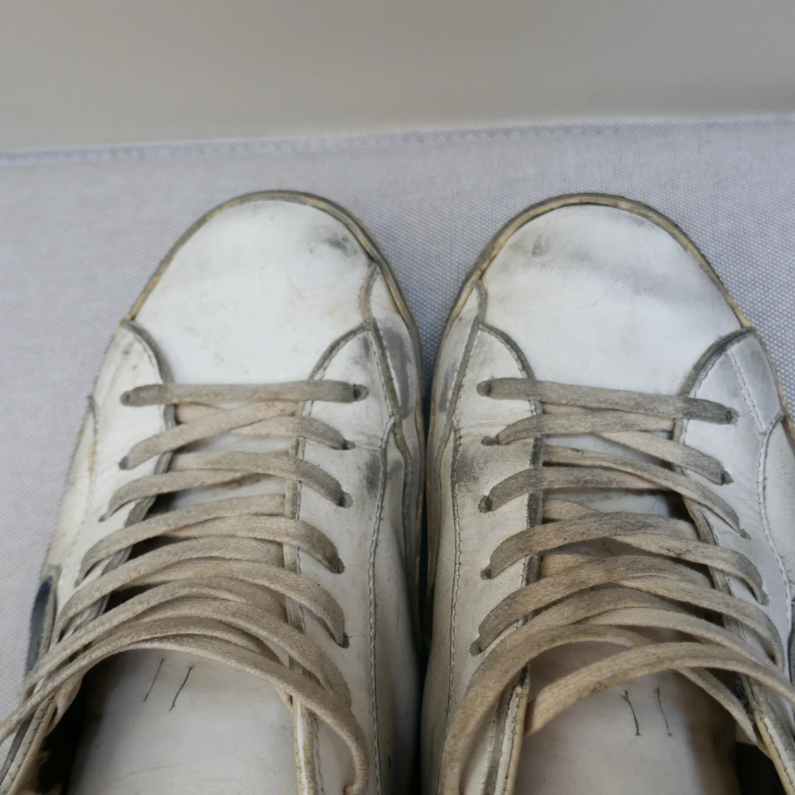 Vita Philippe Model sneakers med blå detalj - 2