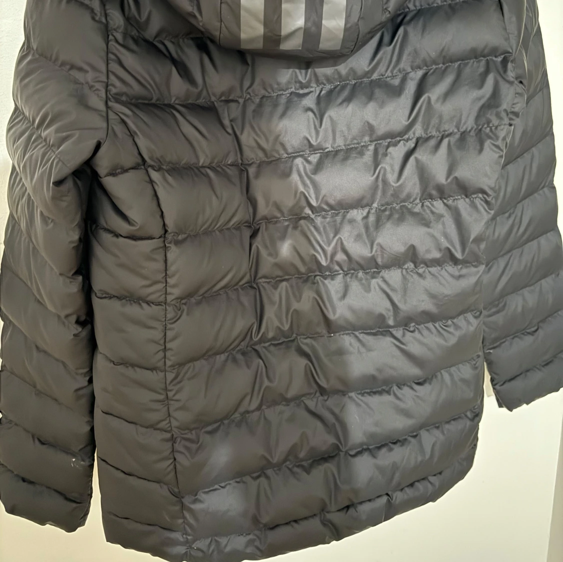 Svart pufferjacka från Adidas - 2