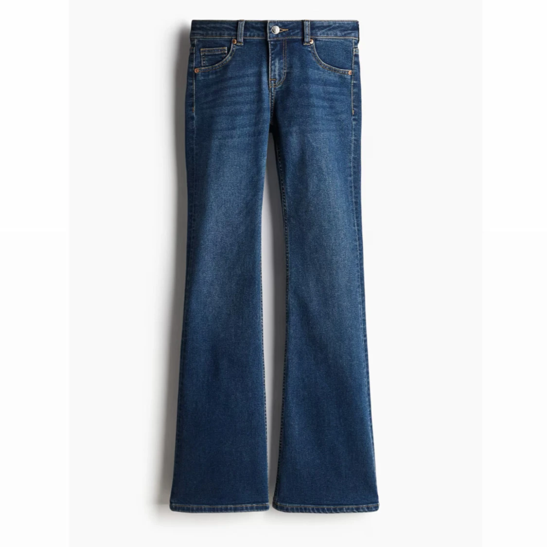 Blå bootcut jeans från hm