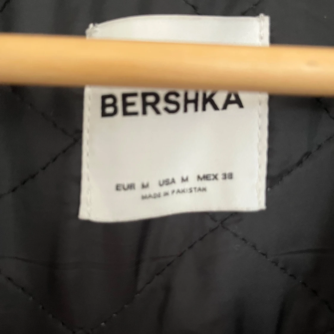 Beige jeansjacka från Bershka - 1