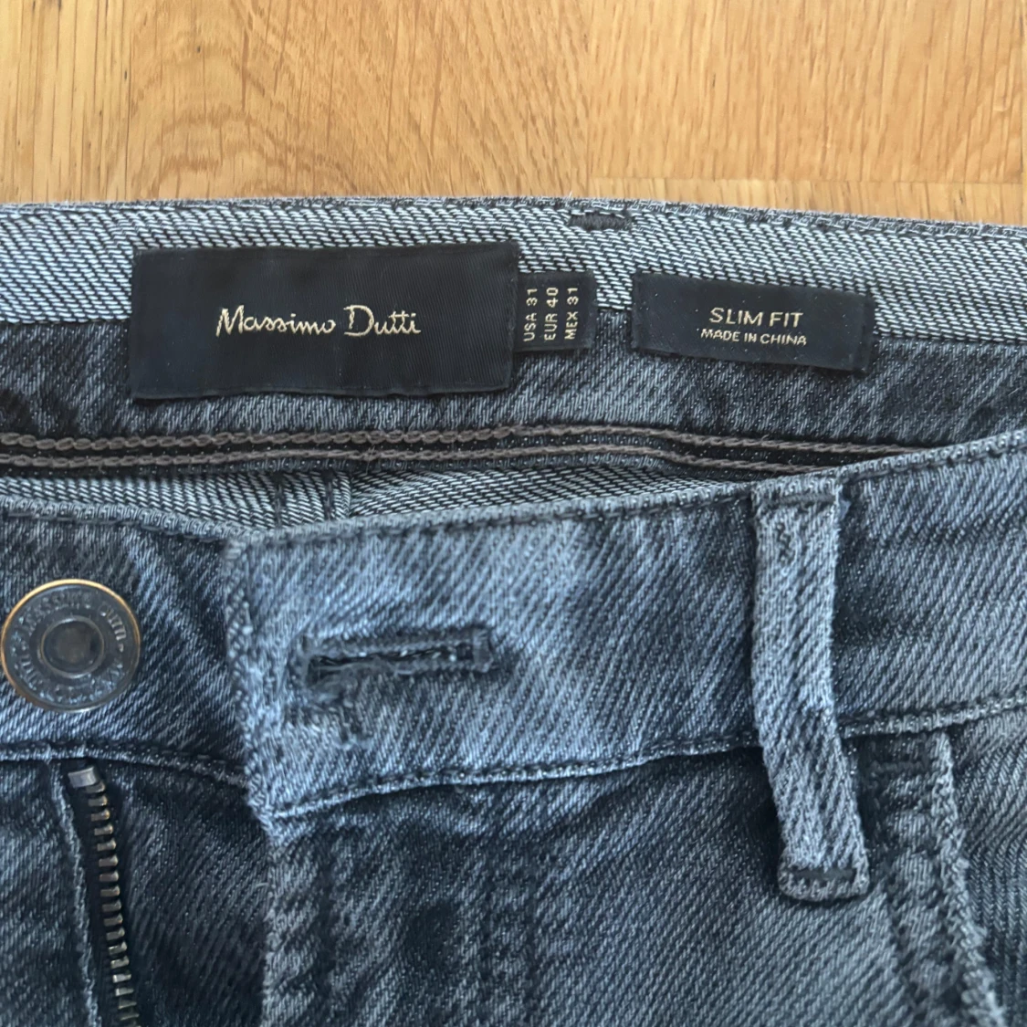 Två par Massimo Dutti jeans, strl 31. Säljer båda för 210. Ena för 130. - 3