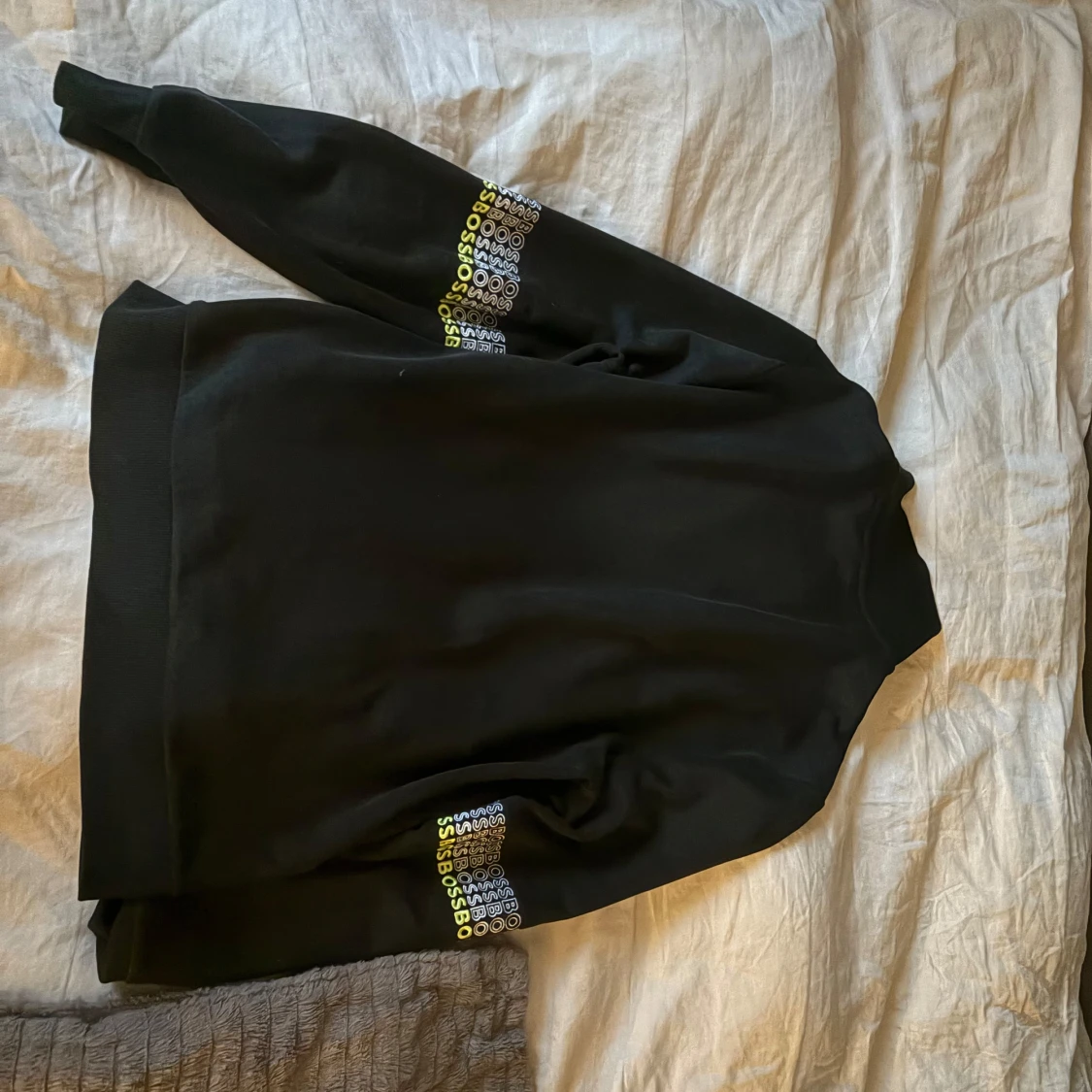 Svart ziptröja från BOSS  - 1