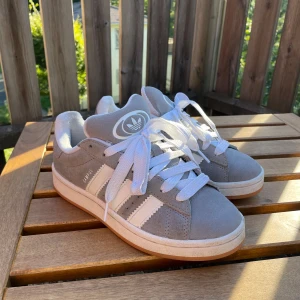 Adidas Campus - Gråa Adidas Campus i storlek 36, mycket bra skick!🩶