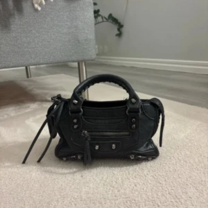 Liknande balenciga väska  - Jätte fin hand väska 