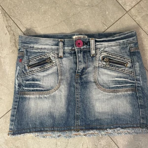 Jeanskjol från Replay - Jätte snygg jeanskjol som är från reeplay 