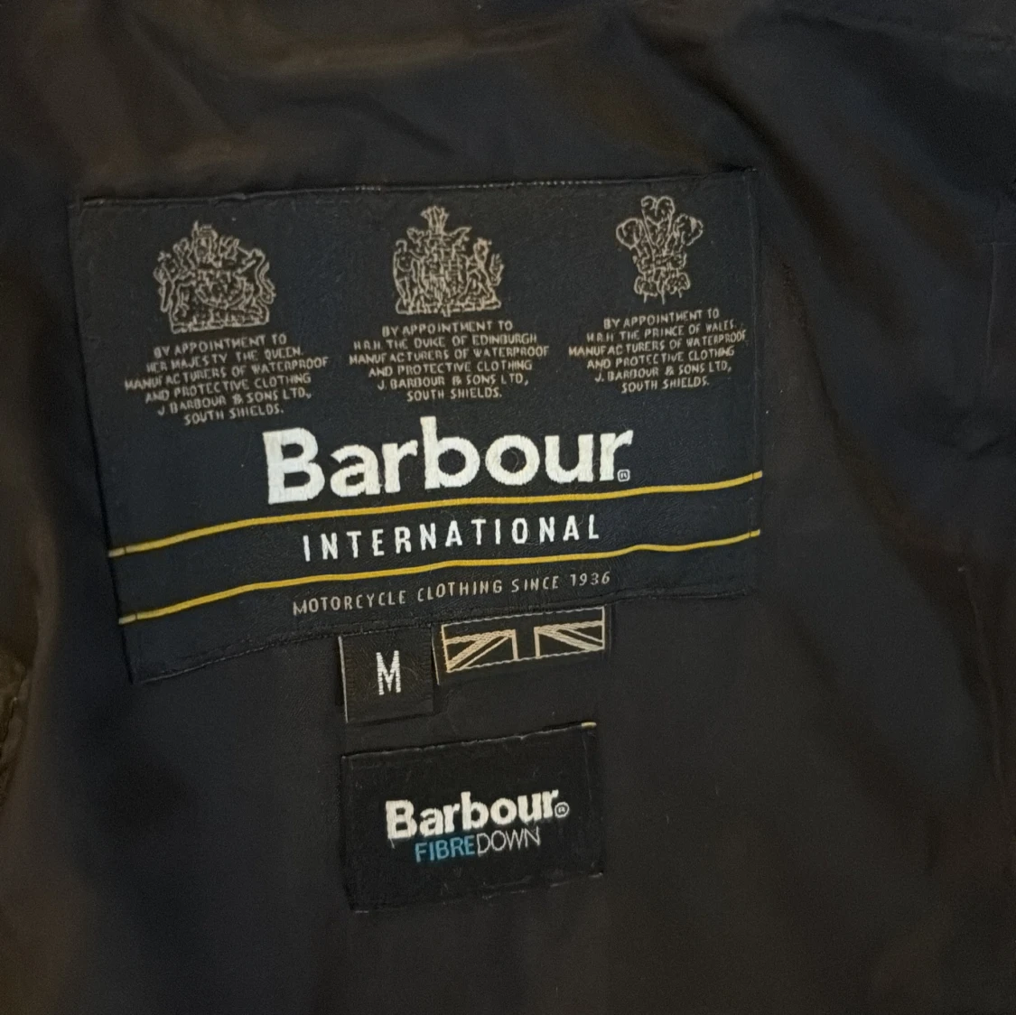 Svart Barbour pufferjacka med huva - 2