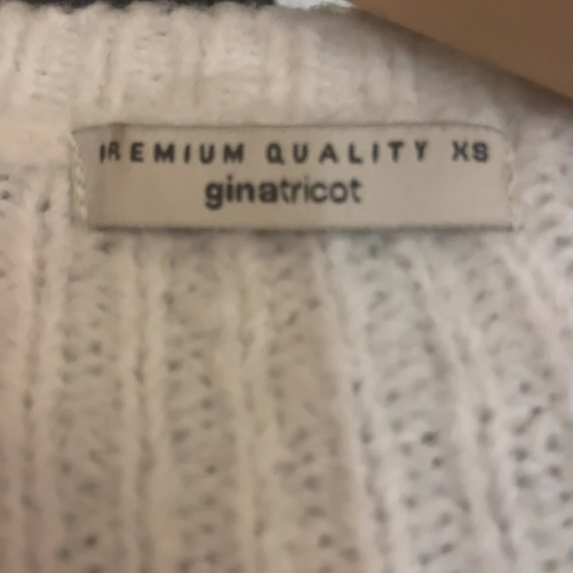 Vit stickad kofta med knyt från Gina Tricot - 4