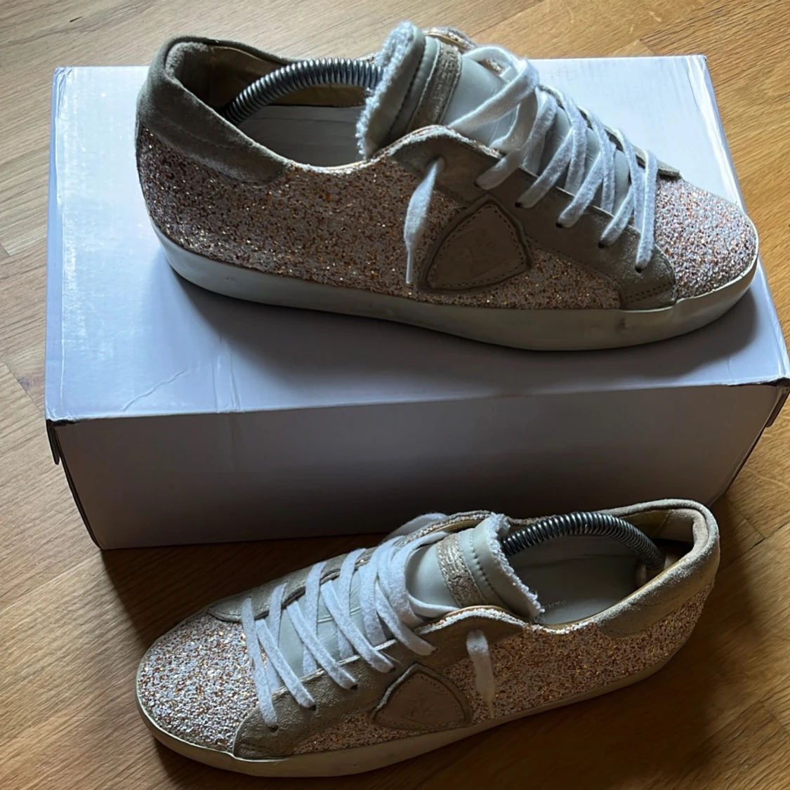 Glittriga Philippe Model sneakers beige - 1
