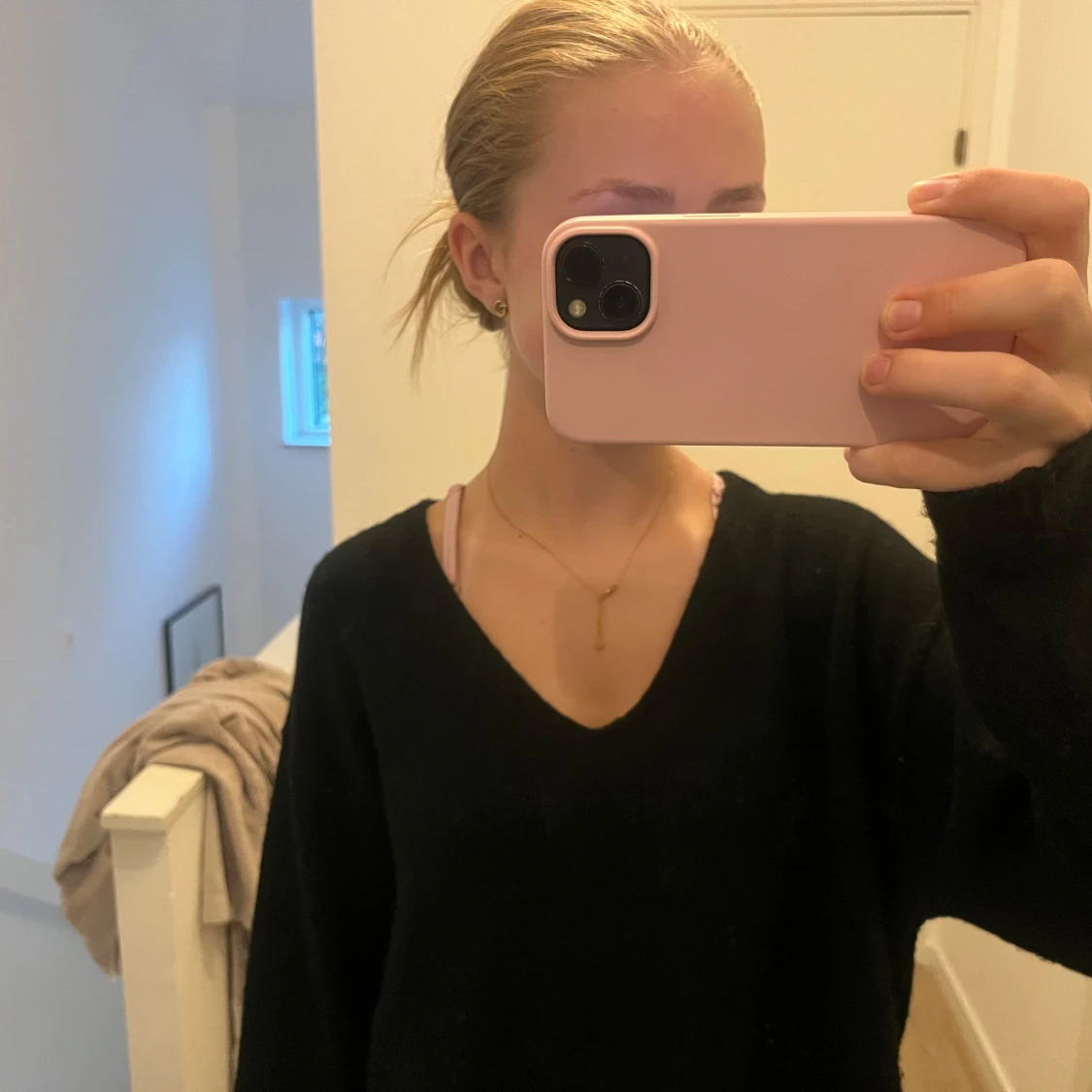 Svart stickad v-ringad tröja H&M strl Xs - 2