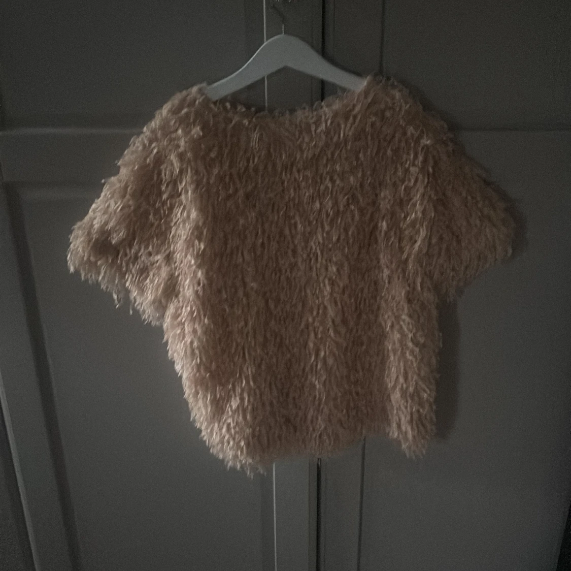 Beige fluffig tröja från Zara - 1