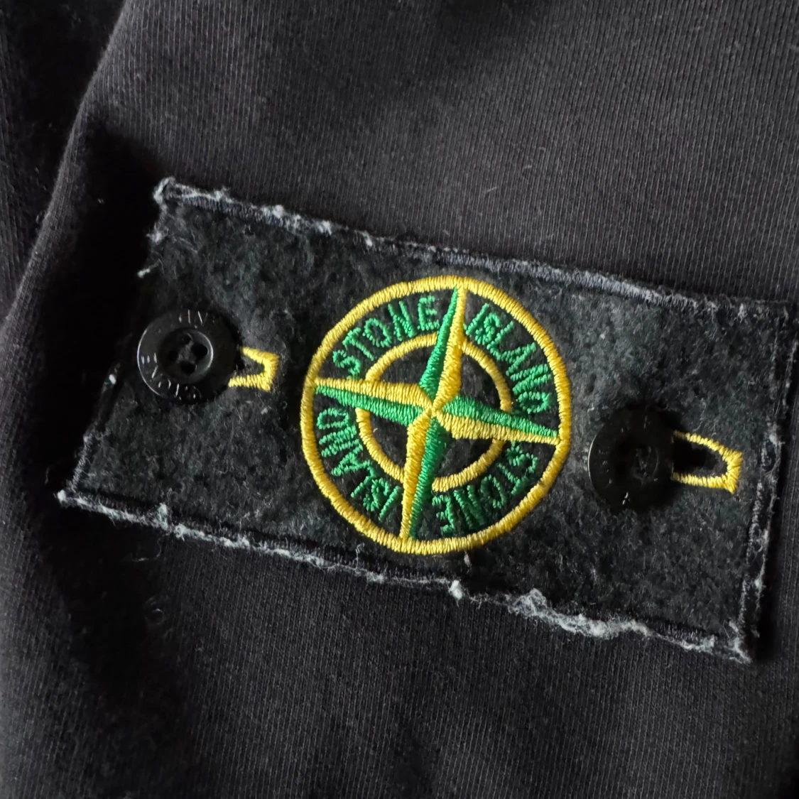 Svart hoodie från Stone Island M - 2