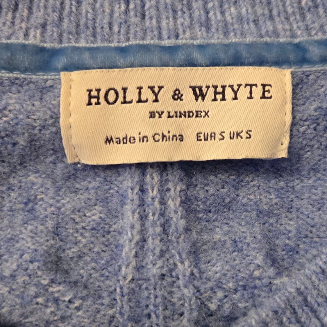 Stickad kofta från Holly & Whyte - 2