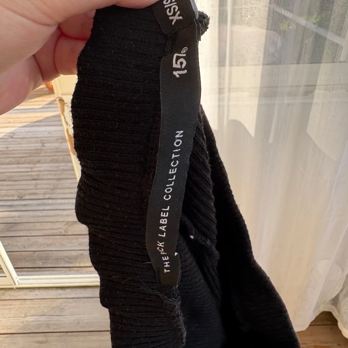 Svart ribbad kjol - 2