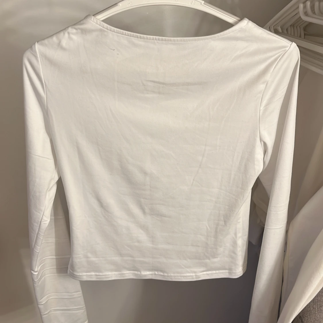 Vit croppad långärmad topp - 2