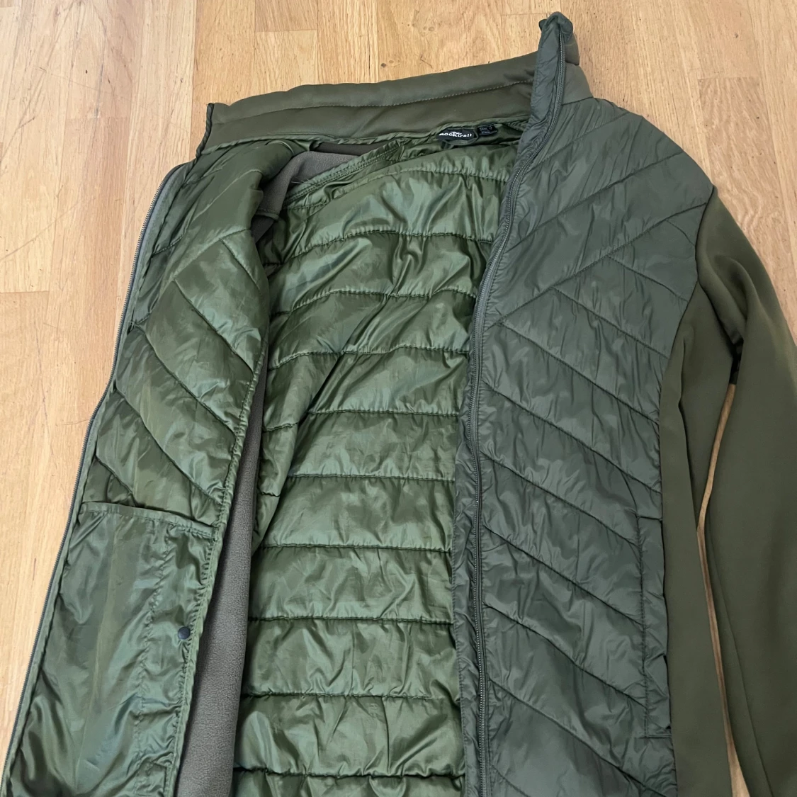 Olivgrön quiltad pufferjacka - 3