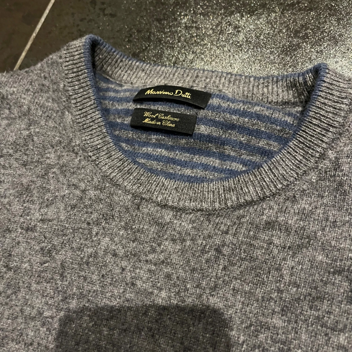 Grå kashmirtröja från Massimo Dutti - 1