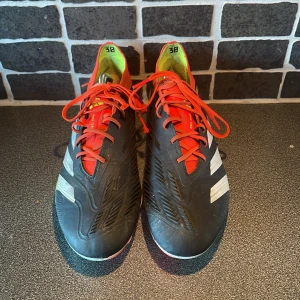 Adidas Predator Elite  - Säljer ett par Adidas Predator Elite, Bra skick✅Utan tunga ✅ Elite✅FG✅