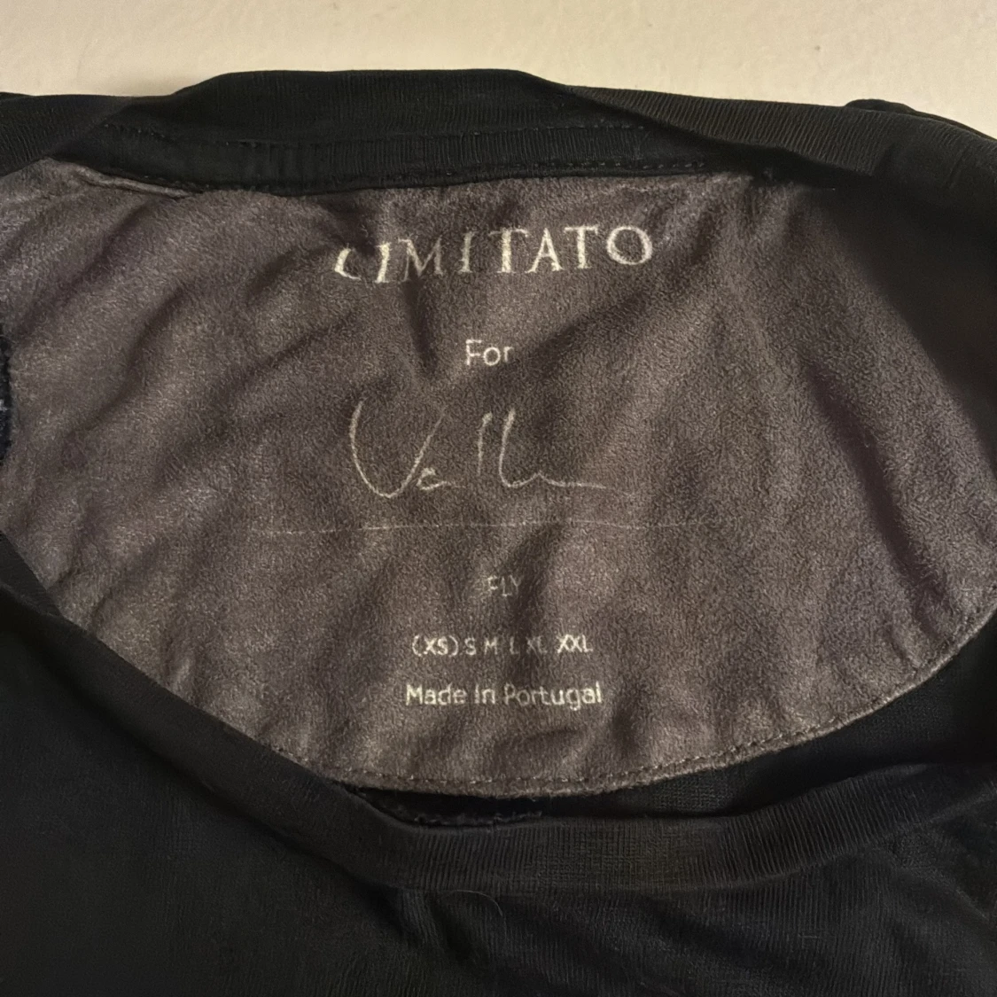 Svart t-shirt Limitato med döskalletryck - 1