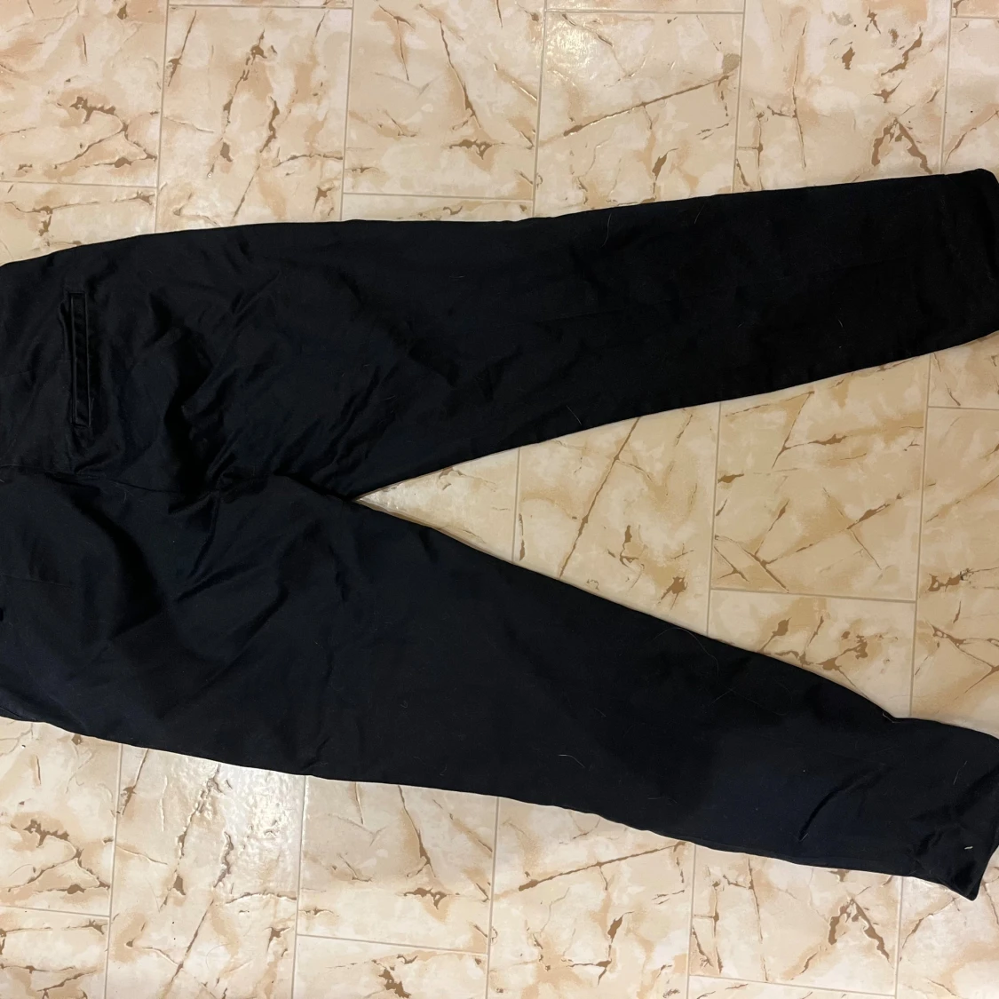 Svarta kostymbyxor från H&M, strl 36 - 1