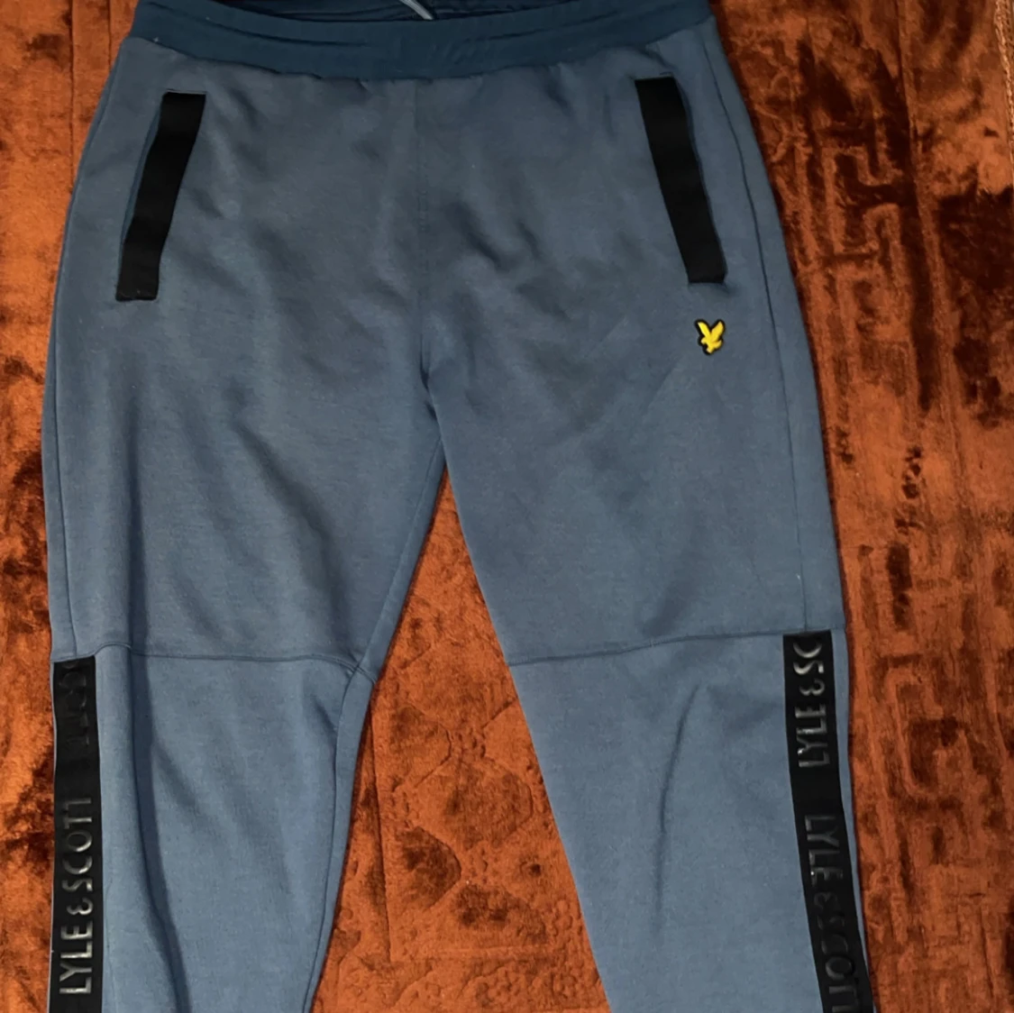 Blå mjukisbyxor från Lyle & Scott