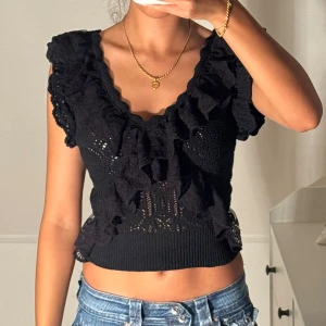 Volang topp från Zara  - Super fint skick 