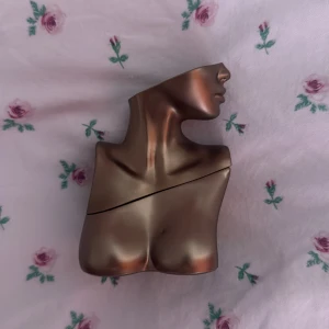 Billie eilish parfym  - Säljer min 30ml billie eilish parfymen