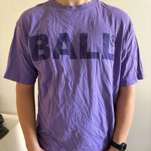 Ball tröja  - Tja, säljer en unik ball tröja nypris ca 1500, använd ca 7 gånger. Skick 10/10 storlek M💫  vid frågor hör gärna av dig, pris ej hugget i sten 😃💵😃