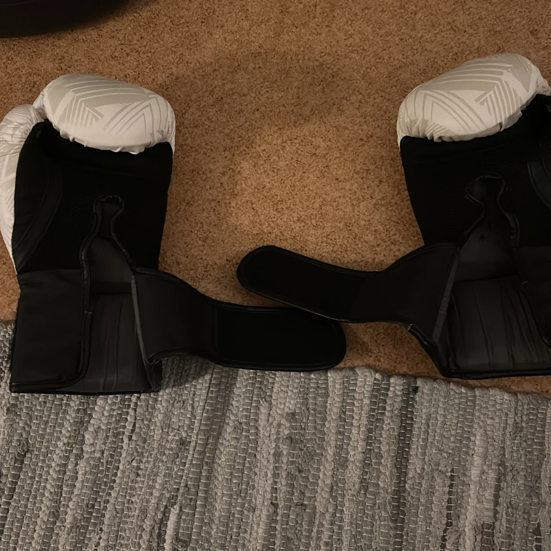 Vita boxningshandskar från Everlast - 3