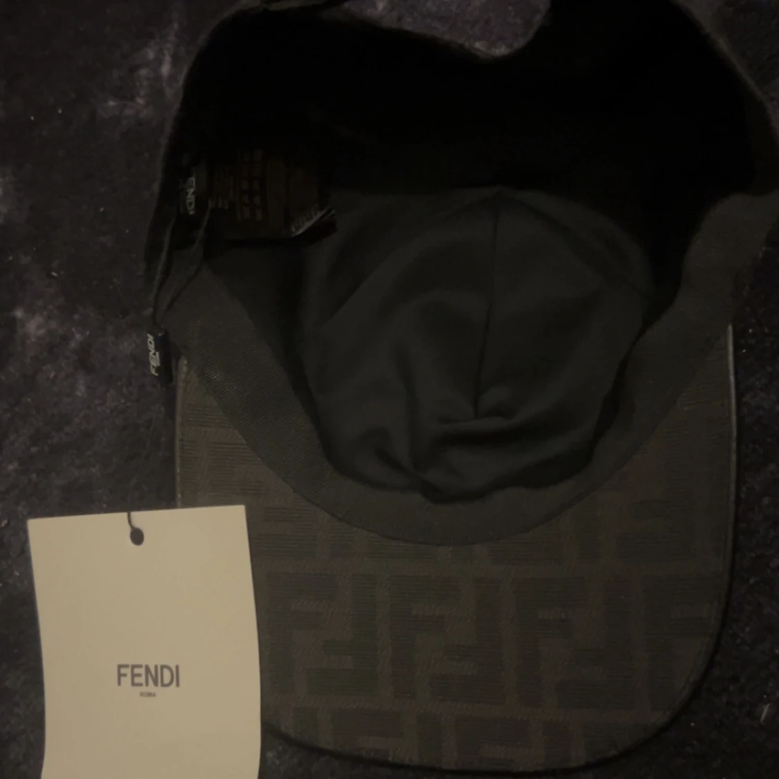 Svart keps med Fendi-logga - 3