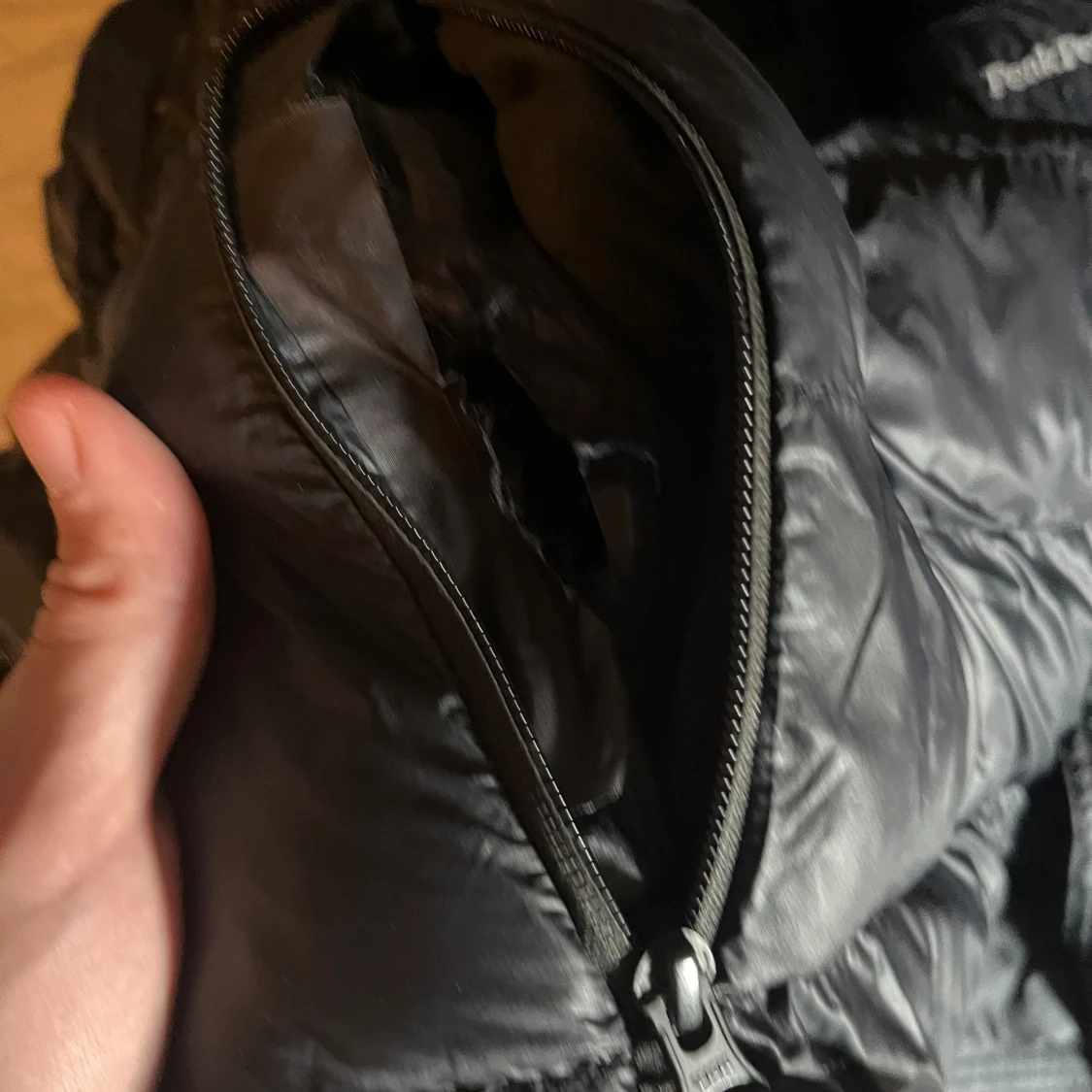 Svart dunjacka Peak Performance - 3