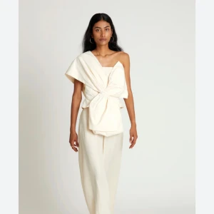 Vit topp - Vit topp som är oanvänd