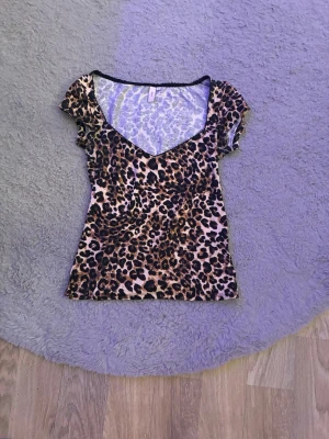 Urringad leopard tröja  - Super fin urringad leopard tröja från Nelly i storlek S