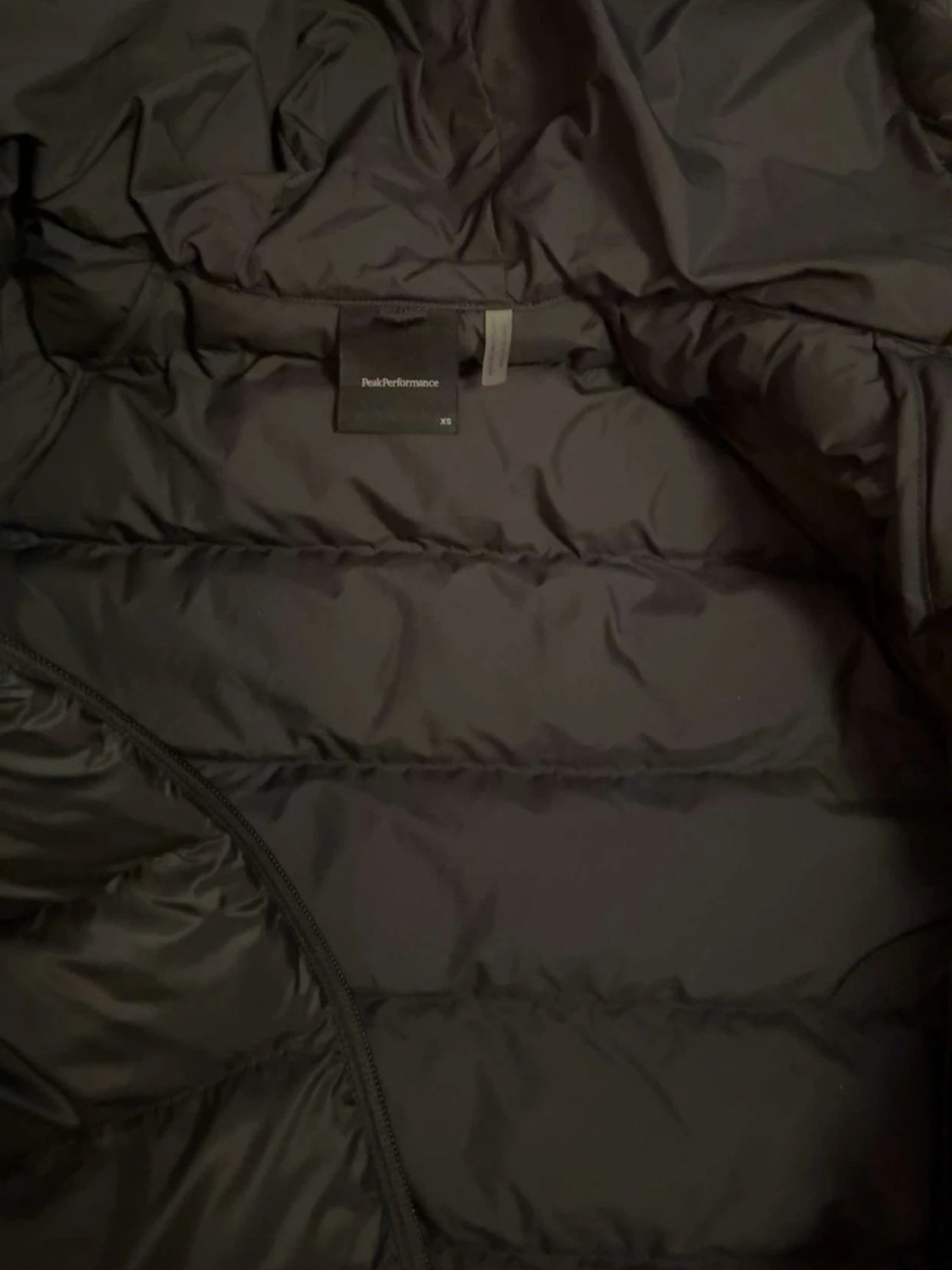 Svart Peak Performance dunjacka XS - 3