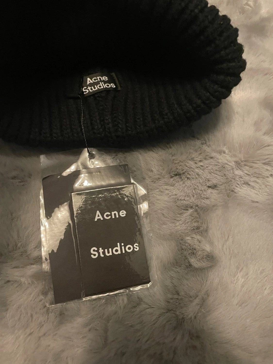 Svart acne mössa - 2