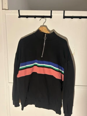 Tjocktröja med halfzipup - Tjocktröja med halfzipup från Asos design. 