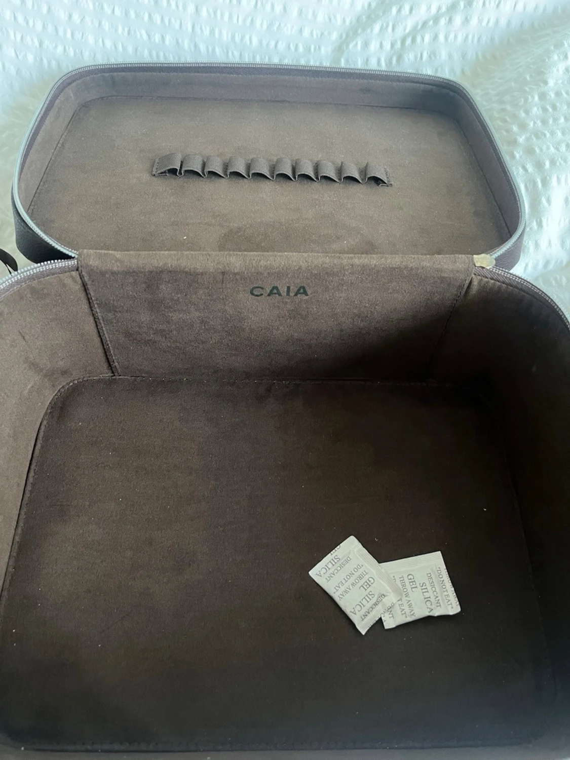 Brun sminkväska från CAIA - 1