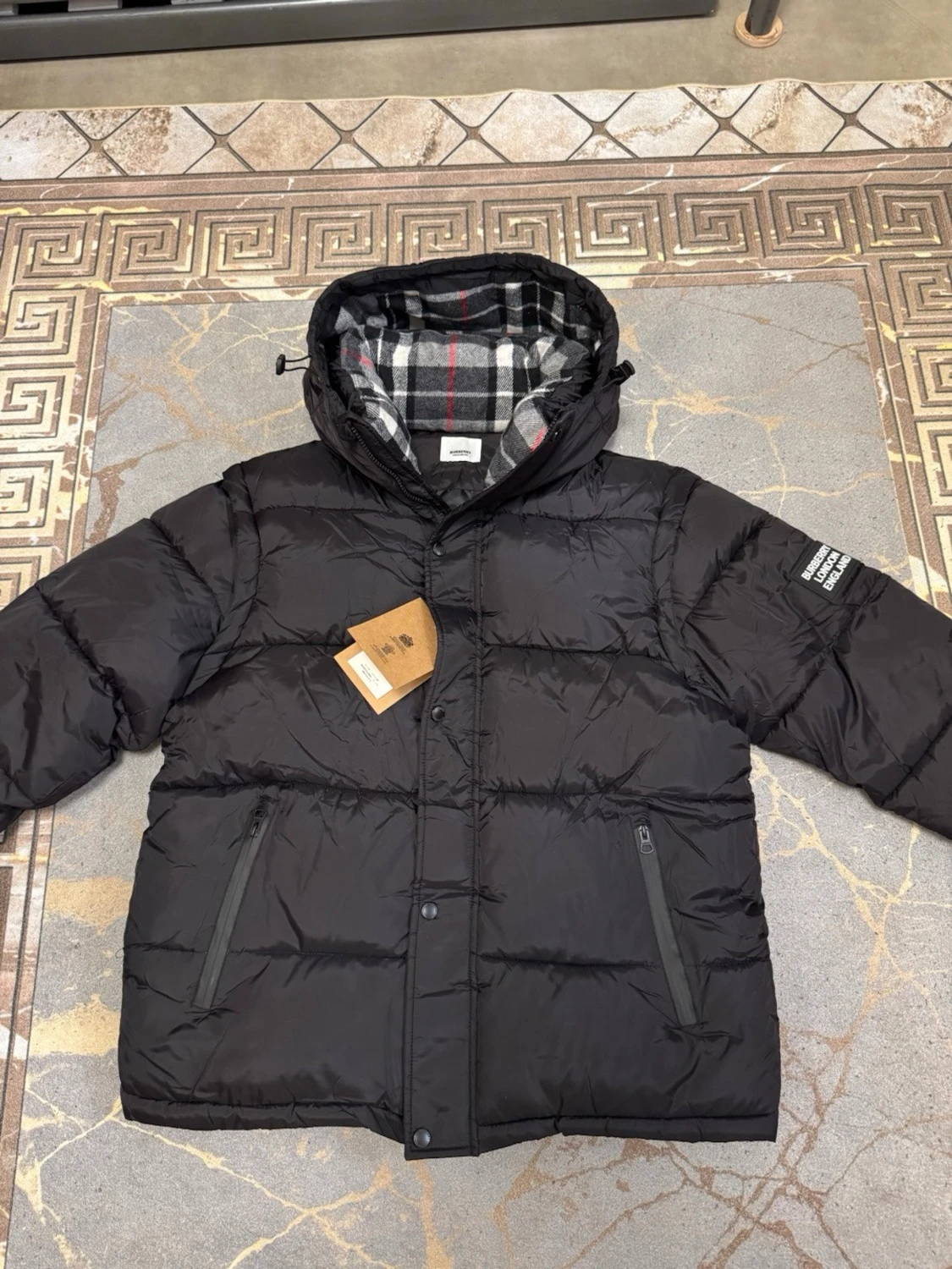 Svart pufferjacka från Burberry