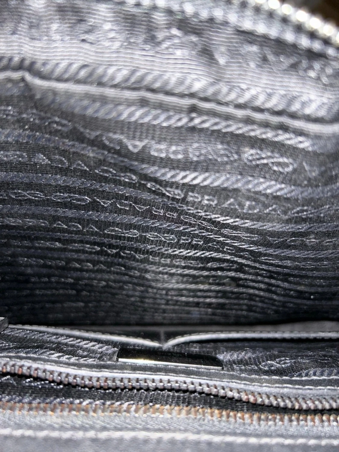 Prada Axelväska i Kalvskinn - 5