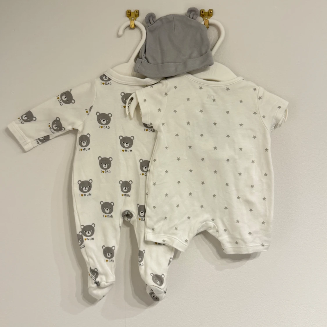 Three pieces sets of rompers and hat for newborn baby 0-1 months - 1