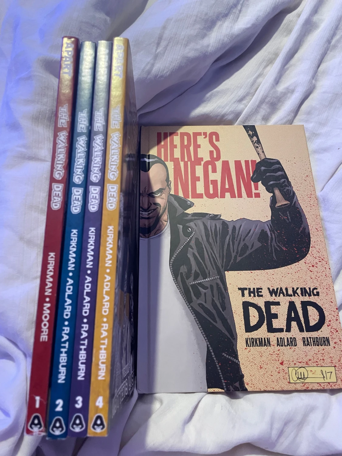 The Walking Dead (volymer 1-4) + Here's Negan! - 1